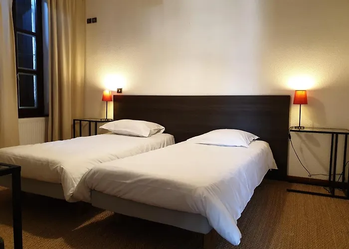 Le Relais Des Dix Crus - Logis Hotel B&B